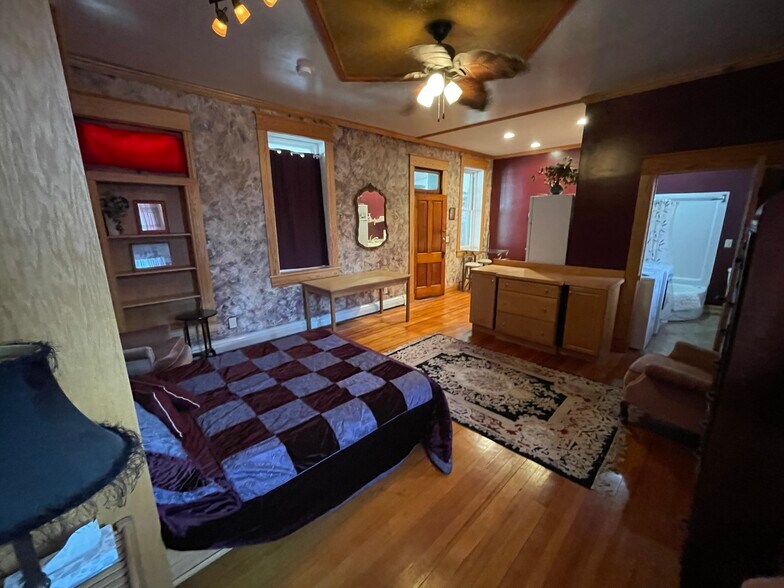 More Photos Of 302-304 S River Park Dr, Guttenberg Apartments For Sale