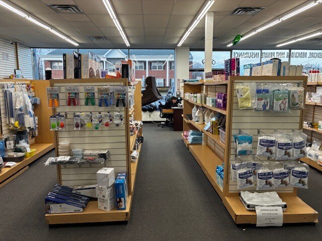 More Photos Of 464 E Main St, Patchogue Freestanding For Lease