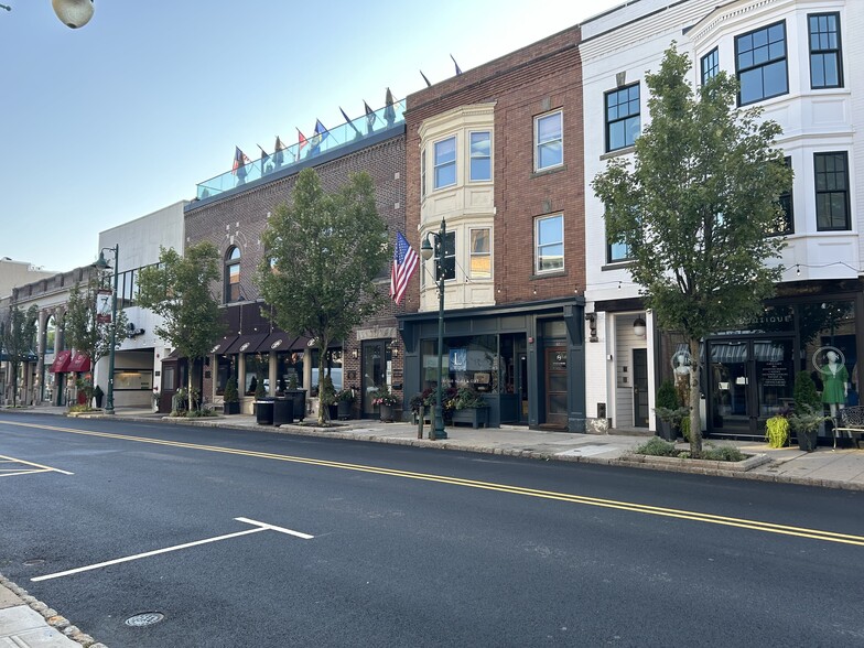 Primary Photo Of 42 Maple St, Summit Storefront Retail Office For Lease