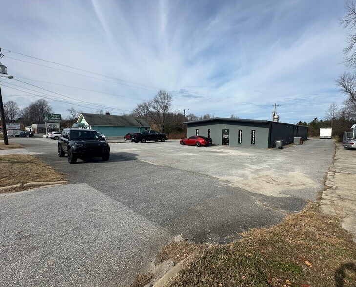 Primary Photo Of 2211 Rutherford Rd, Greenville Showroom For Sale