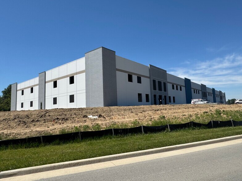 Primary Photo Of 20340 Grassy Branch Rd, Westfield Warehouse For Lease