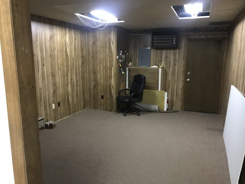 More Photos Of 208 E King St, Shippensburg Unknown For Lease