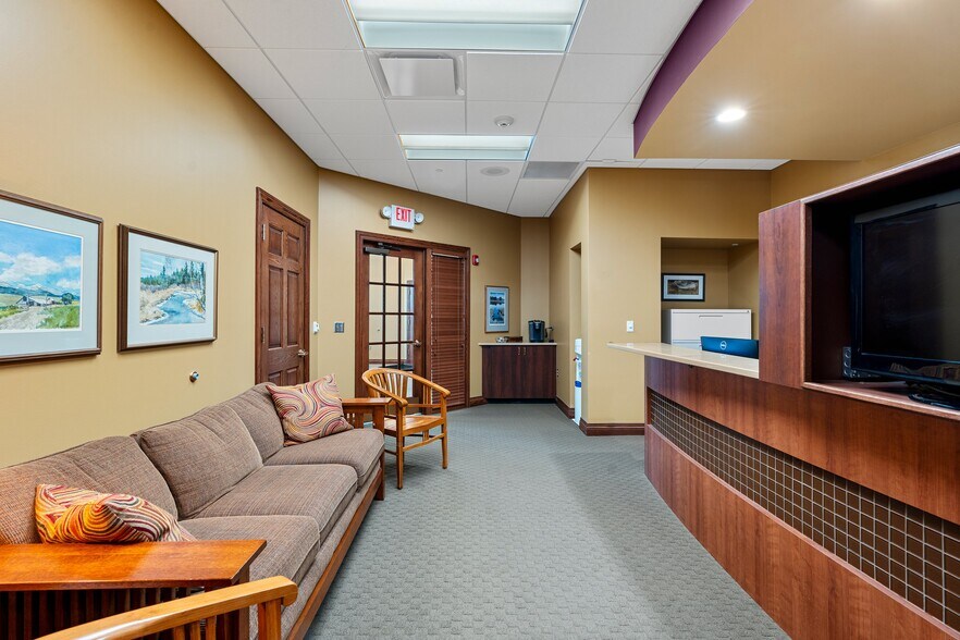 More Photos Of 4400 Calumet Ave, Manitowoc Office For Sale