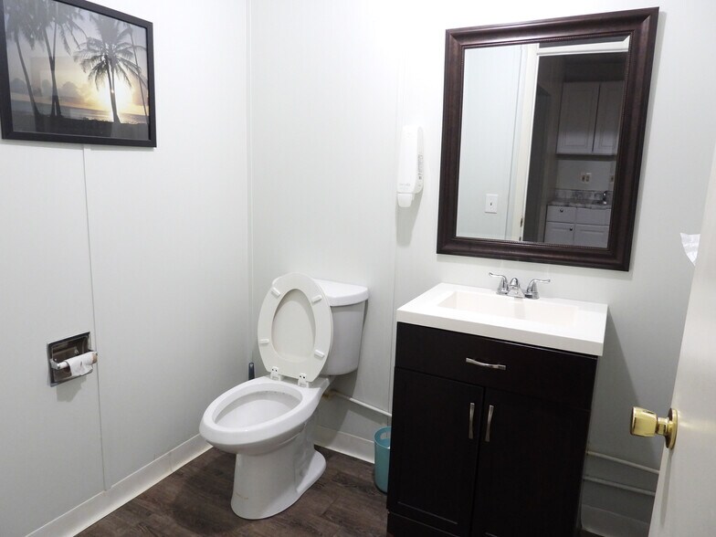 More Photos Of 2261 Sarno Rd, Melbourne Office For Lease