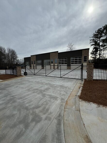 More Photos Of 100 Park Place Way, Carrollton Industrial For Sale
