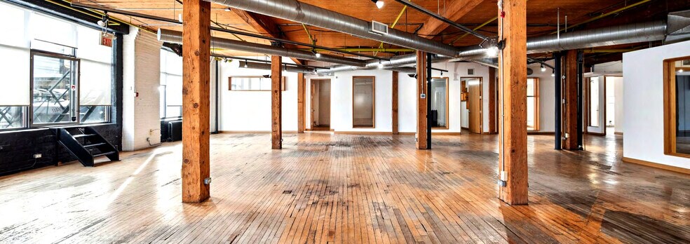 More Photos Of 183 Bathurst St, Toronto Office For Lease