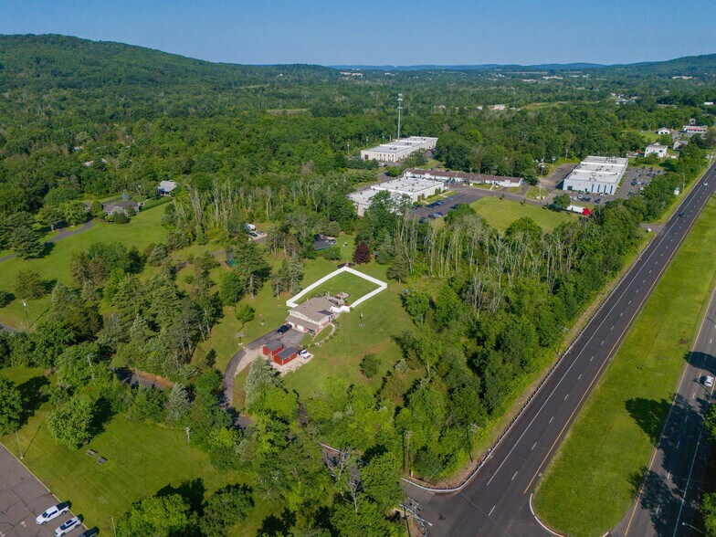 More Photos Of 417 Mountain Rd, Lebanon Specialty For Sale