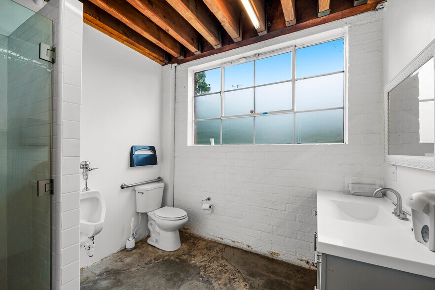More Photos Of 11240 Playa Ct, Culver City Loft Creative Space For Sale