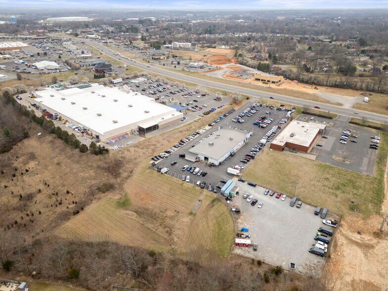 More Photos Of 3450 Tom Austin Hwy, Springfield Auto Dealership For Lease