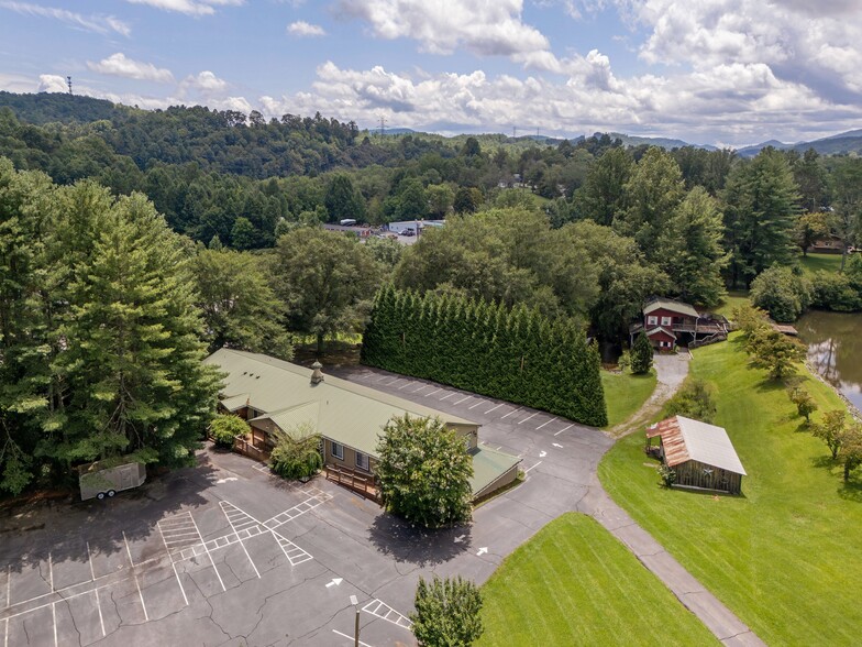 More Photos Of 8826 Boylston Hwy, Mills River Flex For Sale