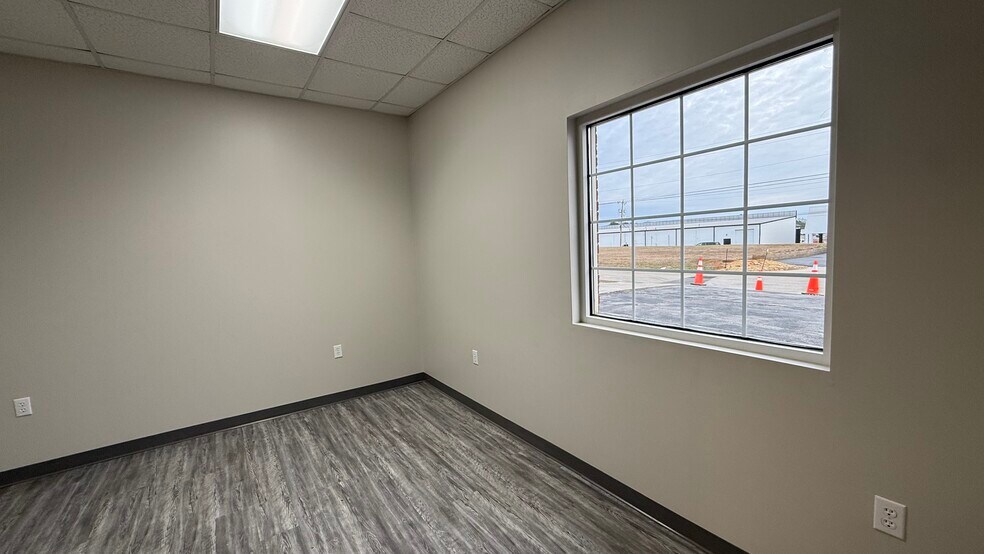 More Photos Of 154 W Park Ct, Talbott Industrial For Lease