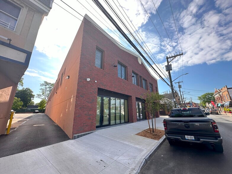 More Photos Of 217 Main St, Staten Island Storefront Retail Residential For Sale