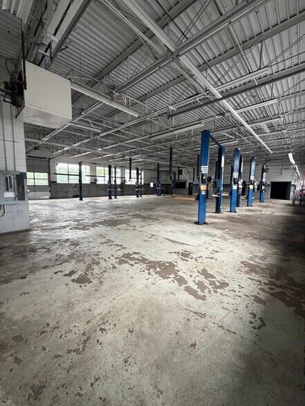 More Photos Of 157 W Central St, Natick Auto Dealership For Lease