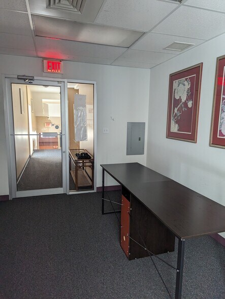 More Photos Of 18241-18245 West St, Lansing General Retail For Sale