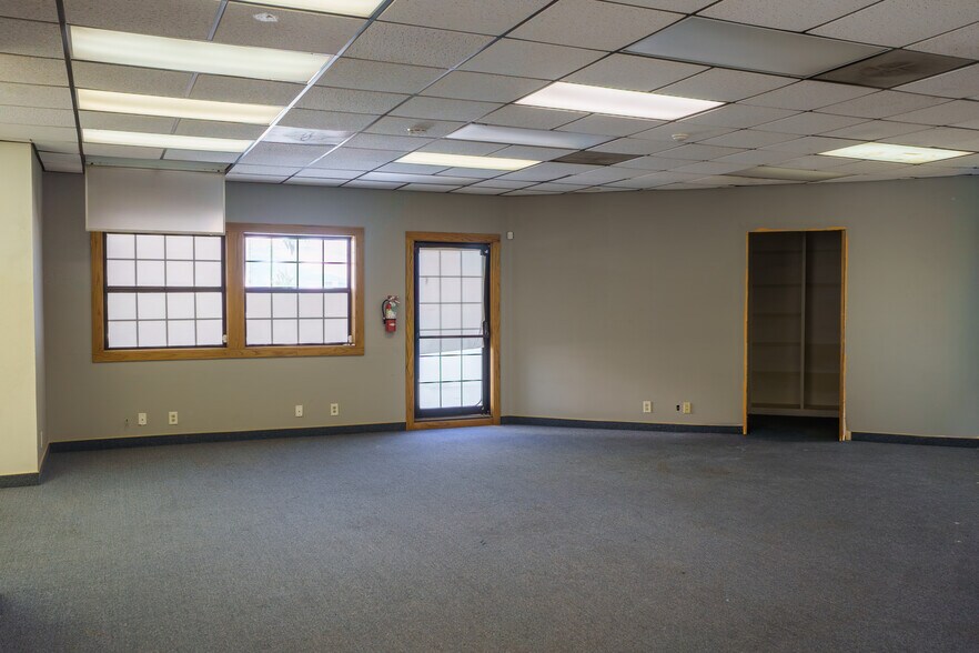 More Photos Of 83373-83407 State Highway 111, Indio Auto Dealership For Lease
