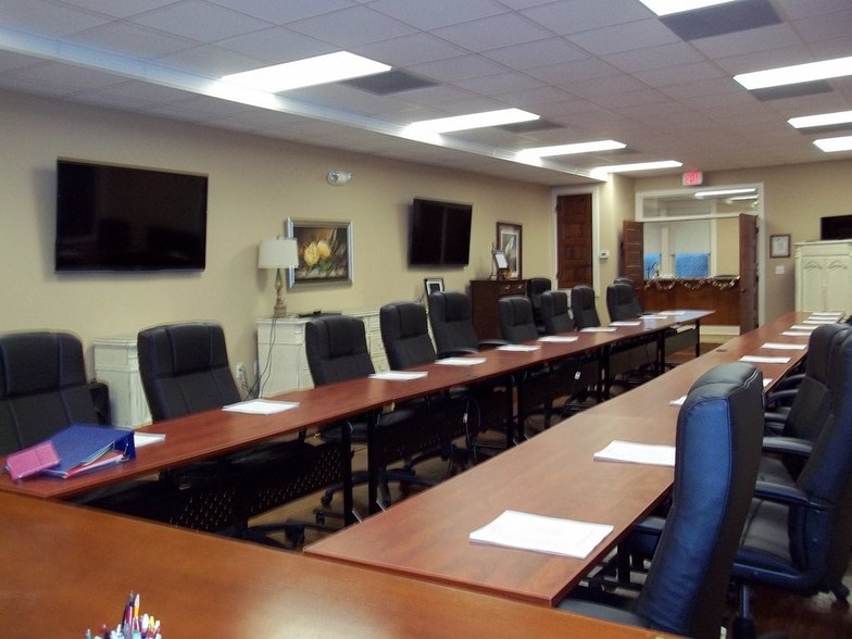 More Photos Of 1808 Front St, Slidell Office For Lease