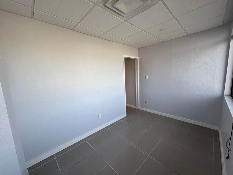 More Photos Of 1280 Hawkins Blvd, El Paso Office For Lease