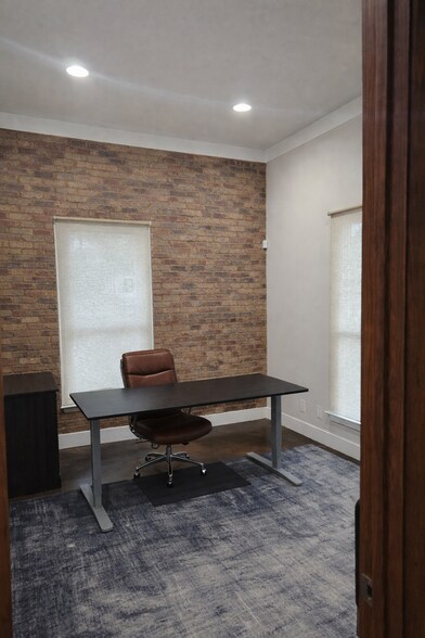 More Photos Of 936 Holcomb Bridge Rd, Roswell Office For Sale