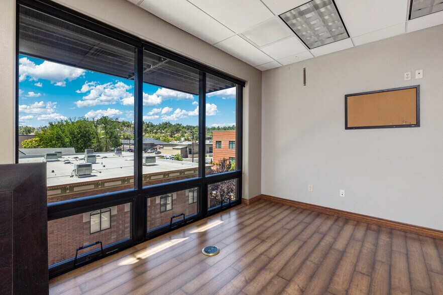 More Photos Of 325 W Gurley St, Prescott Office For Lease