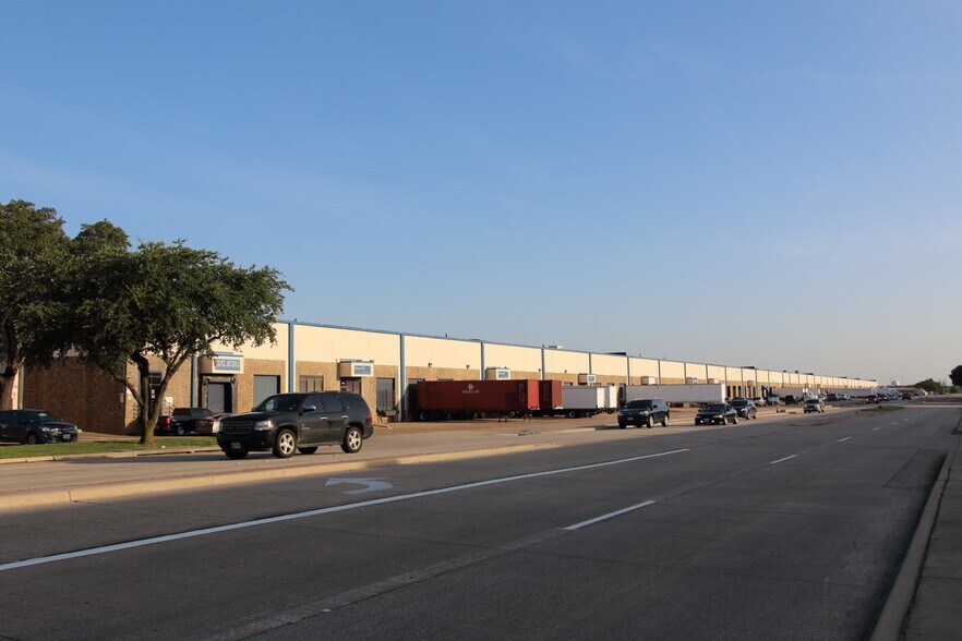 More Photos Of 2225 E Belt Line Rd, Carrollton Light Distribution For Lease