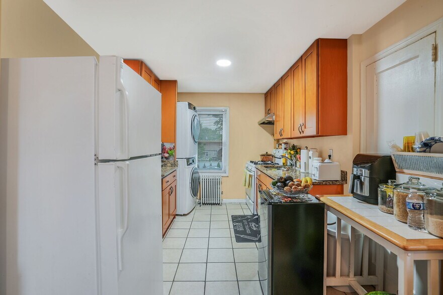 More Photos Of 1000 Stewart Ave, Bethpage Storefront Retail Residential For Sale