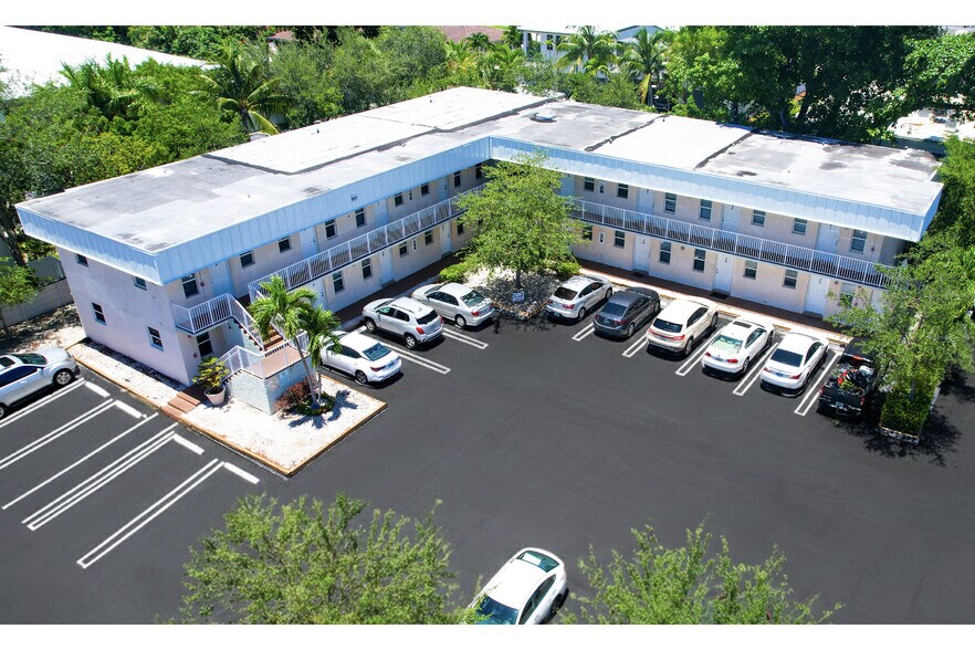 More Photos Of 900-902 SE 1st St, Pompano Beach Apartments For Sale