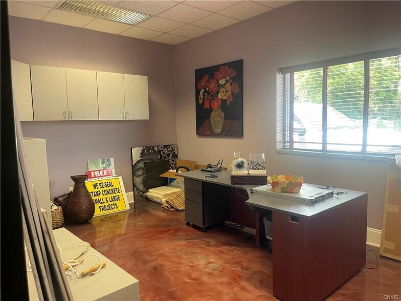 More Photos Of 325 Commerce Blvd, Liverpool Light Manufacturing For Sale