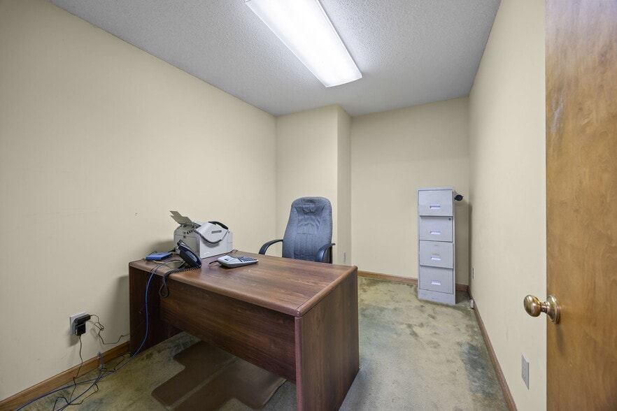 More Photos Of 710 US Highway 52 Highway N, Albemarle Office For Sale