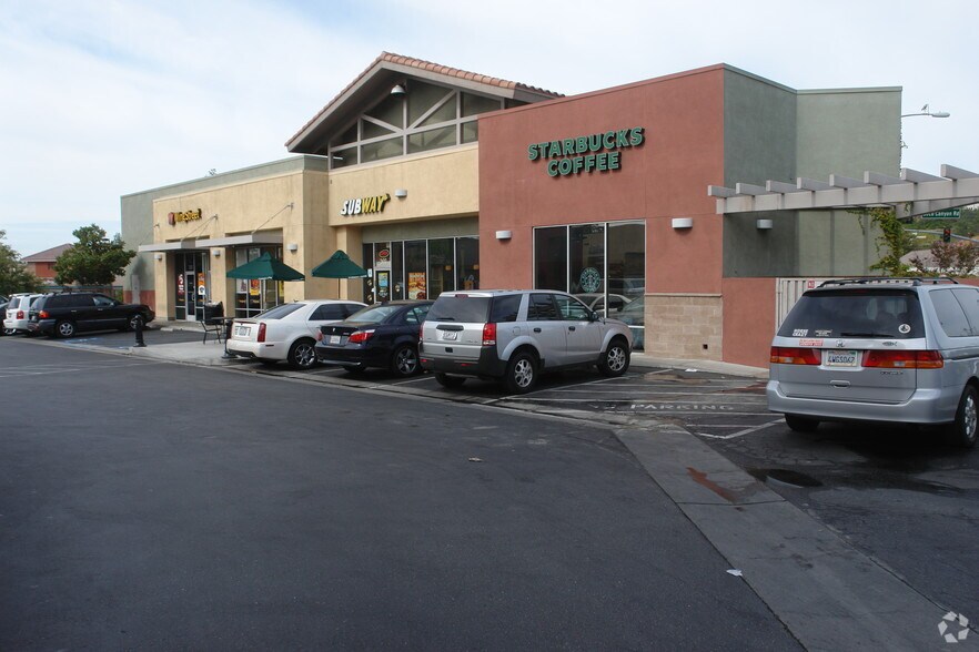 More Photos Of Seco Canyon Rd @ Copper Hill Dr, Santa Clarita Unknown For Lease