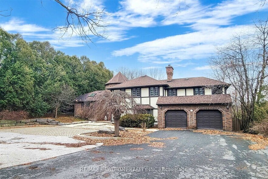 More Photos Of 16003 Yonge St, Aurora Land For Sale