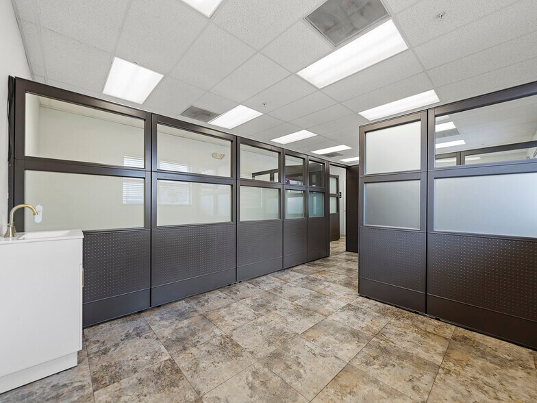 More Photos Of 10900 NW 21st St, Miami Warehouse For Sale