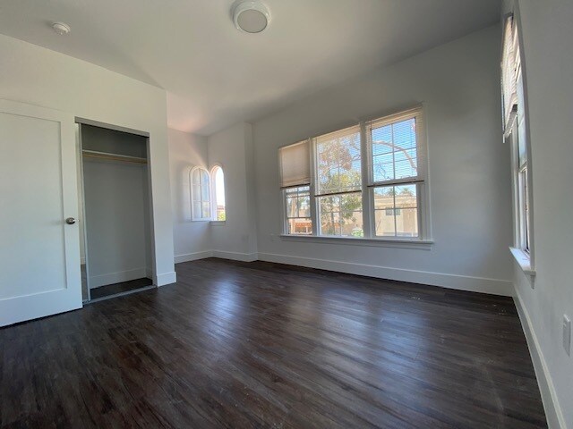 More Photos Of 2666 Orchard Ave, Los Angeles Multifamily For Sale