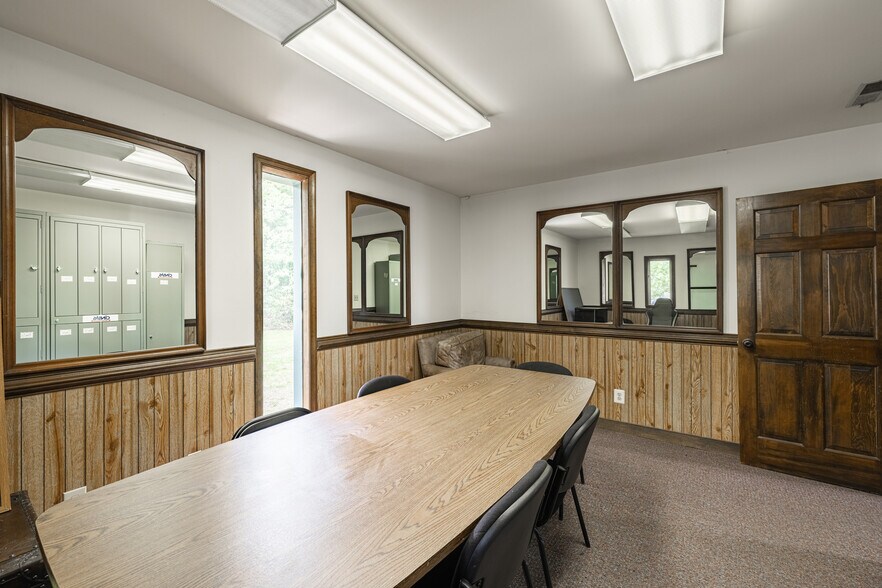 More Photos Of 100-102 Industrial Blvd, Toano Office For Sale