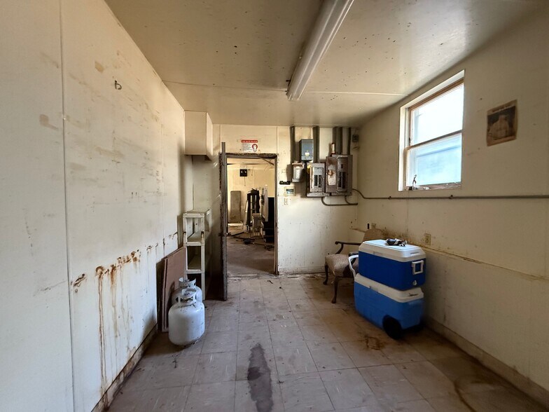 More Photos Of 137 Southbridge Rd, Charlton Warehouse For Sale