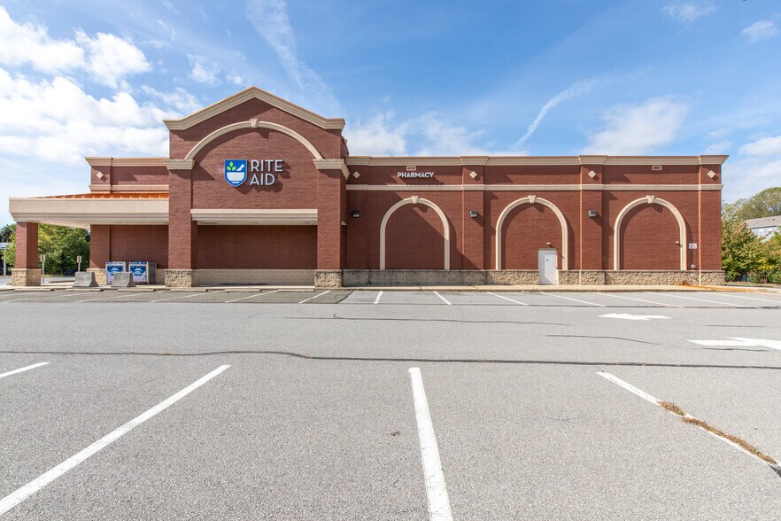 More Photos Of 7719 Main St, Fogelsville Freestanding For Lease