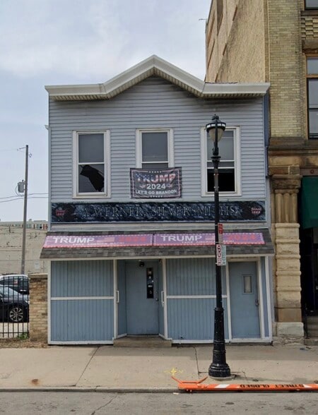 More Photos Of 1241 N Water St, Milwaukee Storefront Retail Residential For Sale