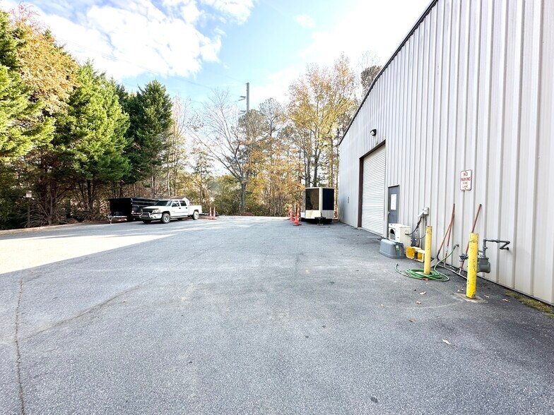 More Photos Of 3430 Novis Pt, Acworth Warehouse For Sale