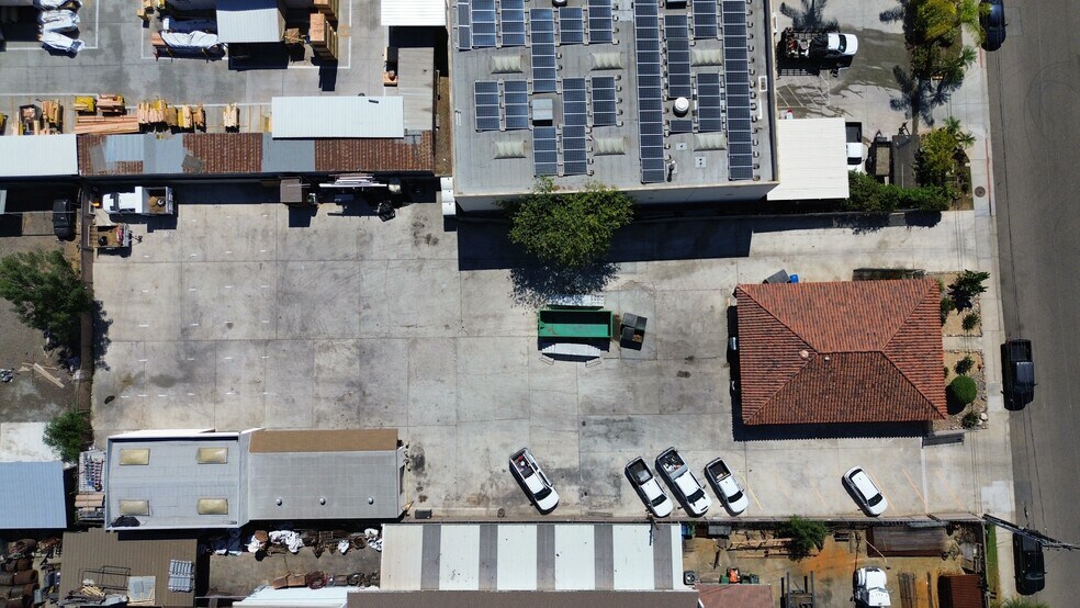 More Photos Of 10540 Kenney St, Santee Warehouse For Lease