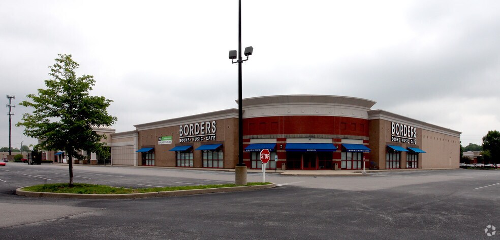 More Photos Of 7565 US Highway 31 S, Indianapolis Storefront For Lease