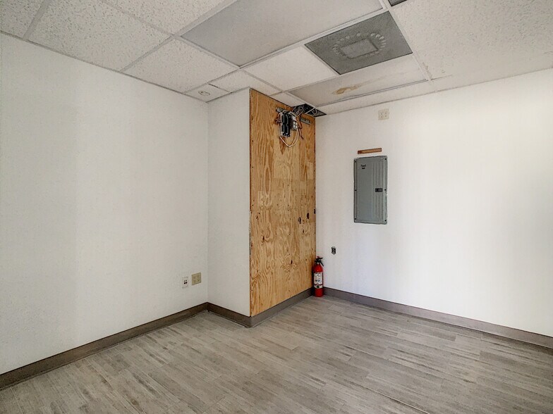 More Photos Of 777 SE 20th St, Fort Lauderdale Loft Creative Space For Lease