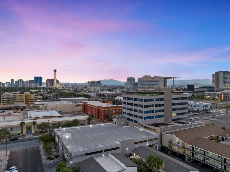 More Photos Of 701 Bridger Ave, Las Vegas Office For Sale