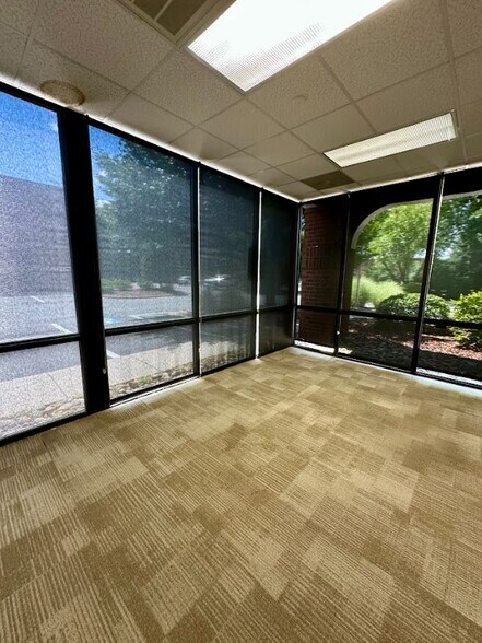 More Photos Of 4190 Piedmont Pky, Greensboro Flex For Lease
