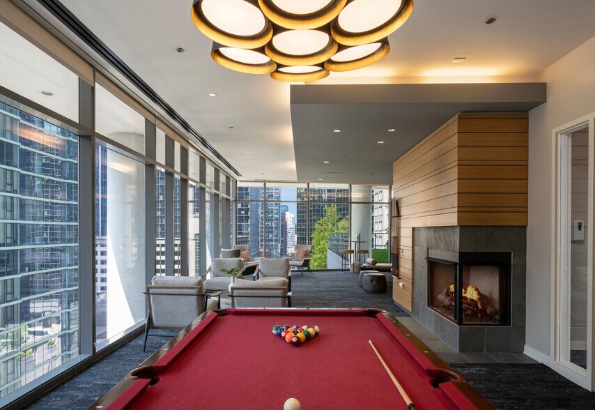 More Photos Of 210 N Wells St, Chicago Apartments For Lease