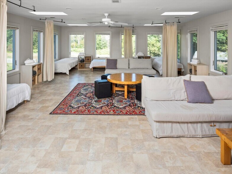 More Photos Of 3533 PA 2012, Union Dale Specialty For Sale