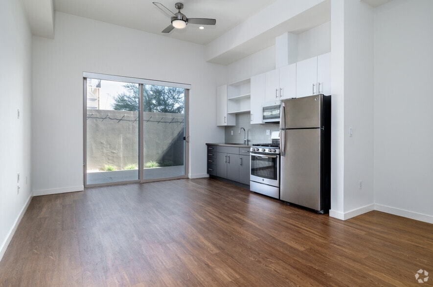 More Photos Of 3750 Main St, Riverside Apartments For Lease