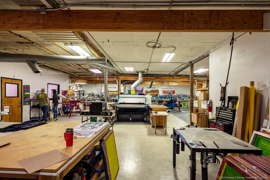 More Photos Of 705 Wallingford Bend, Austin Light Distribution For Lease