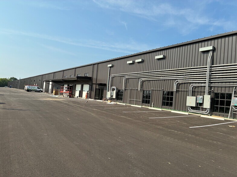 More Photos Of 4500 Britton Pky, Hilliard Light Manufacturing For Lease