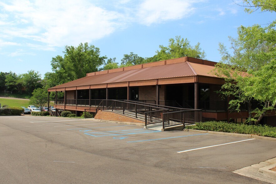 More Photos Of 100-200 Spring Lake Cv, Pearl Medical For Lease