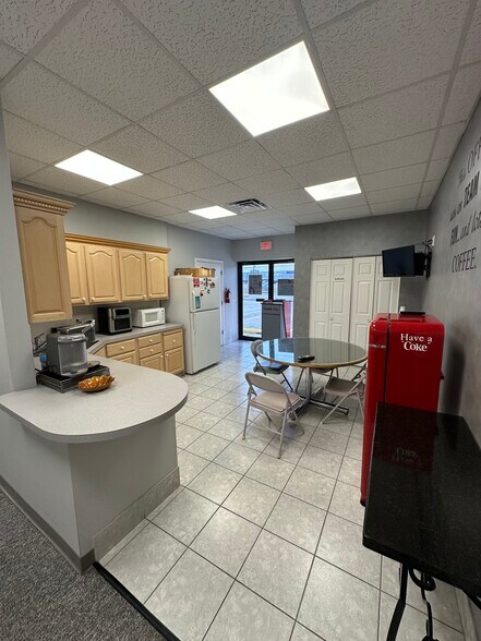 More Photos Of 2005 FM 1960 Bypass Rd E, Humble Warehouse For Sale