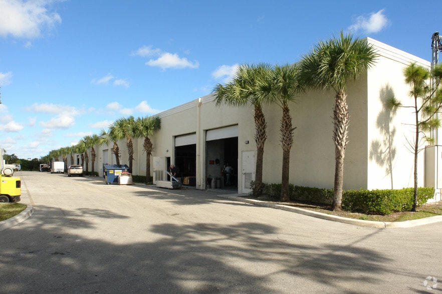 More Photos Of 352 Tall Pines Rd, West Palm Beach Warehouse For Lease